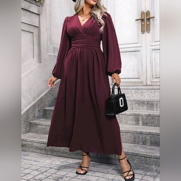 Boutique Dresses & Skirts - NEW Chic Ruched Waist Lantern Sleeve Maxi Dress PLUS Burgundy Wine Red Purple
